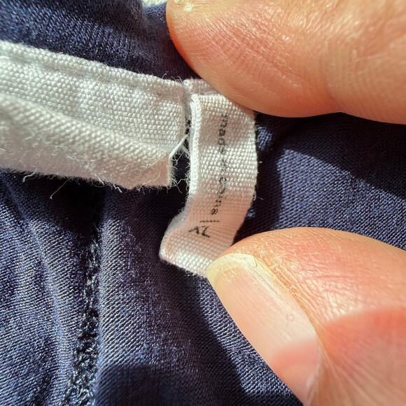 Simple eggplant shortsleeved tshirt size XL A few small blemishes - Picture 3 of 6